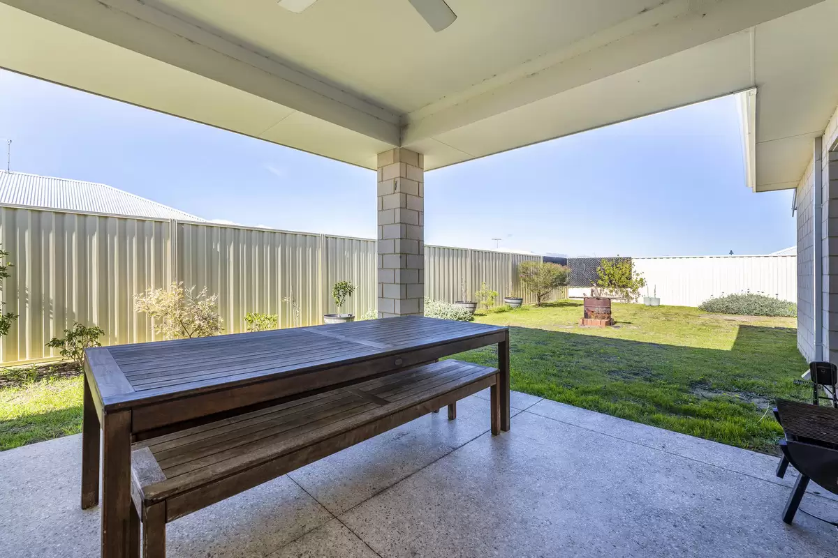 61 Balladonia Parade, Dawesville For Sale by John Phillips Real Estate - image 1