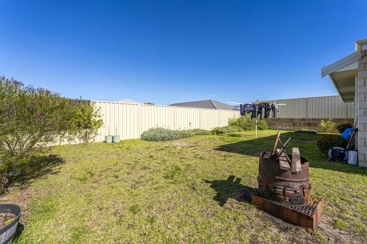 61 Balladonia Parade, Dawesville For Sale by John Phillips Real Estate - image 1