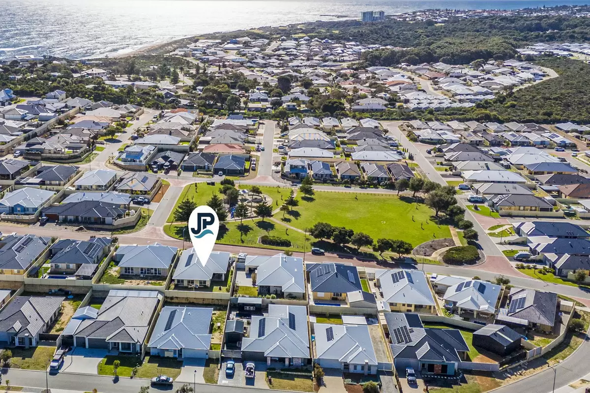 61 Balladonia Parade, Dawesville For Sale by John Phillips Real Estate - image 1