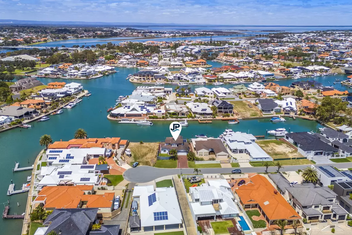 32 Cambria Island Retreat, Halls Head For Sale by John Phillips Real Estate - image 1