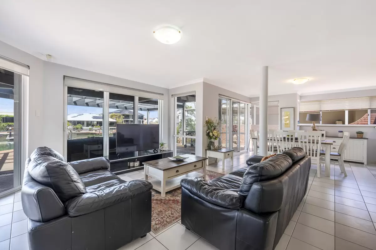 32 Cambria Island Retreat, Halls Head For Sale by John Phillips Real Estate - image 1