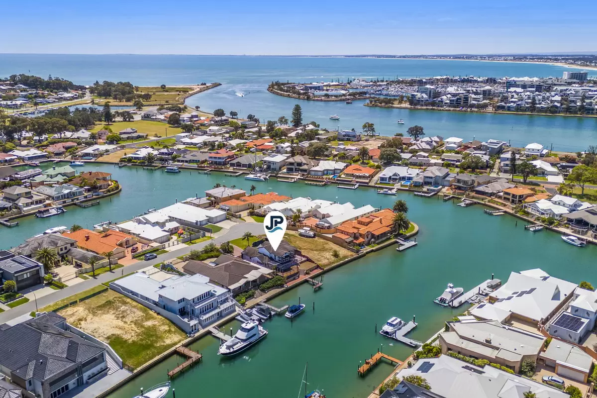 32 Cambria Island Retreat, Halls Head For Sale by John Phillips Real Estate - image 1