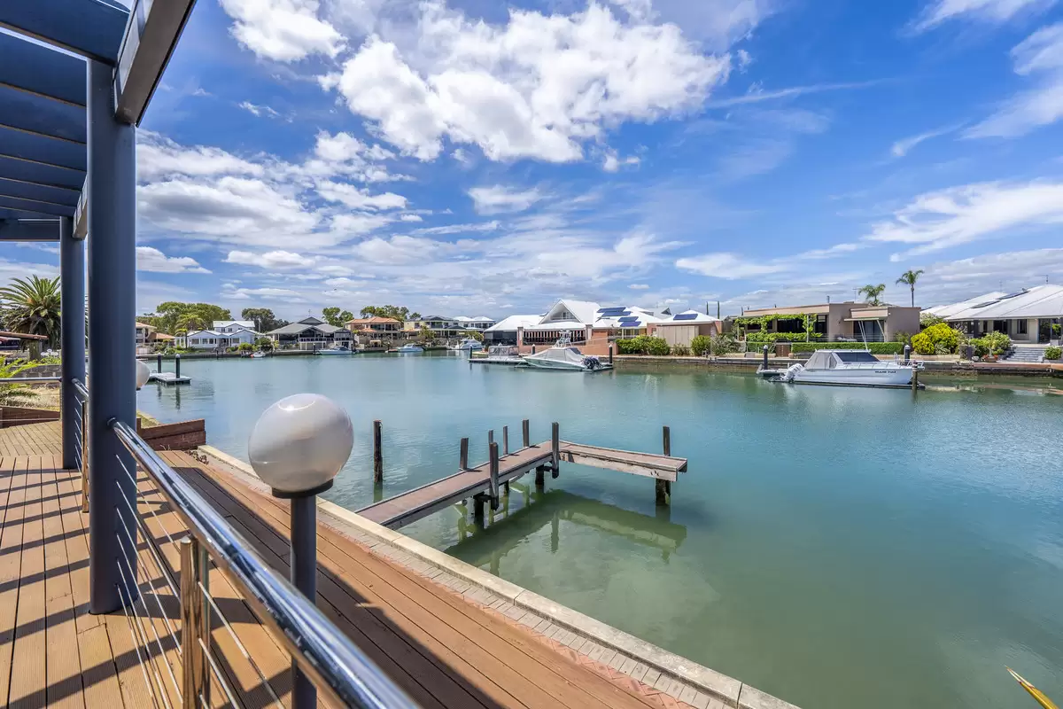 32 Cambria Island Retreat, Halls Head For Sale by John Phillips Real Estate - image 1