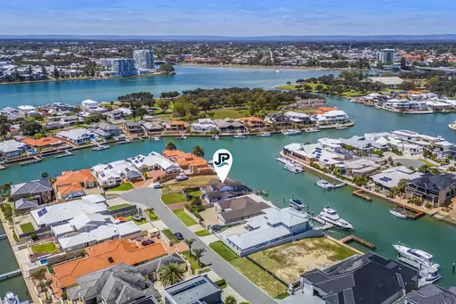 32 Cambria Island Retreat, Halls Head For Sale by John Phillips Real Estate - image 2