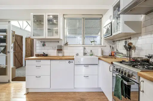 21 Hokin Street, Waikiki For Sale by John Phillips Real Estate - image 9